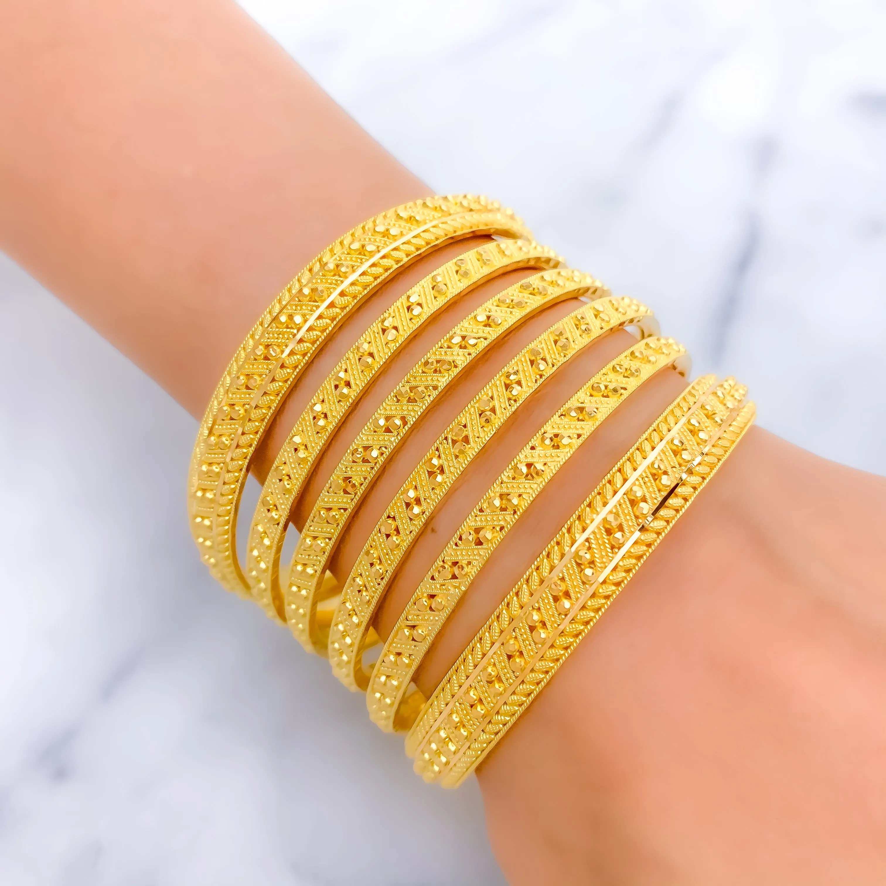 Alternating Upscale Zig-Zag 22k Gold Bangle Set