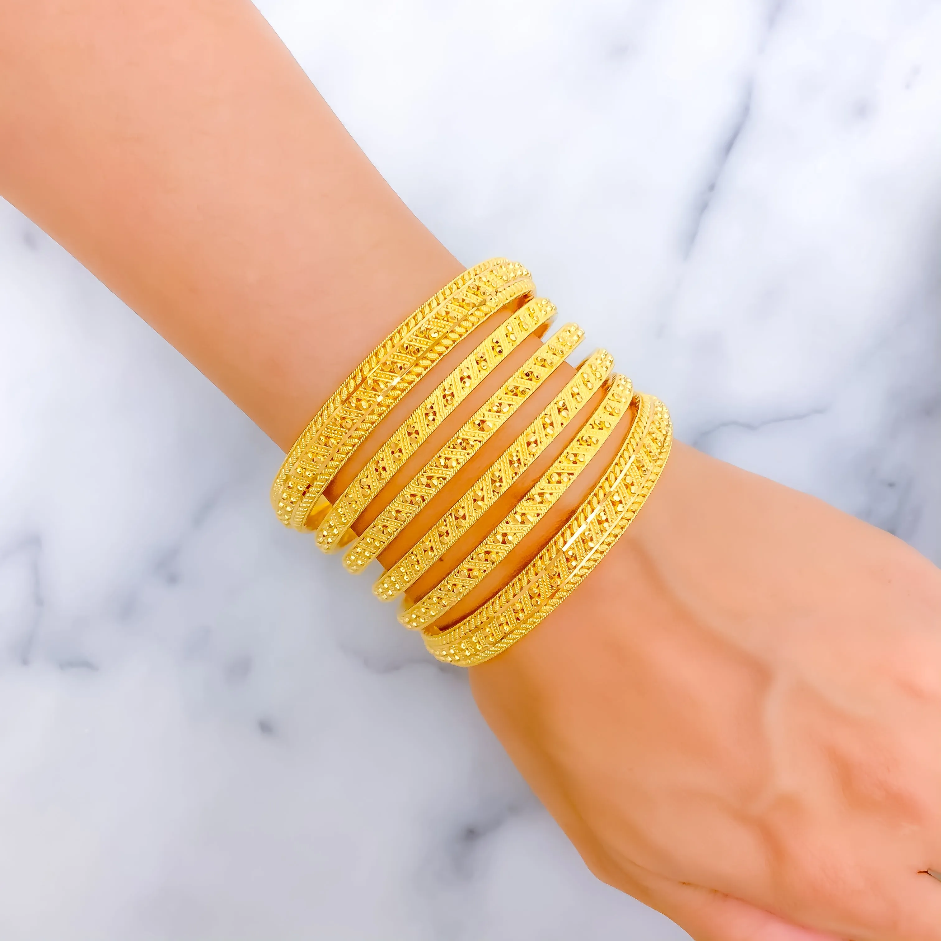 Alternating Upscale Zig-Zag 22k Gold Bangle Set