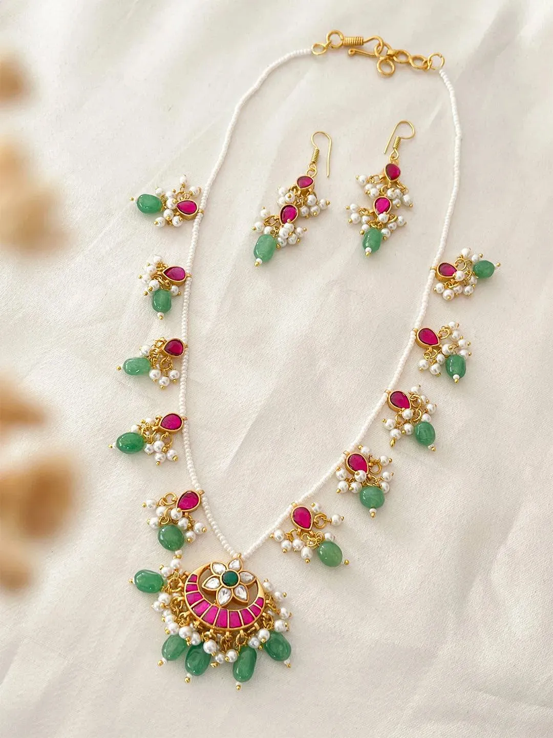 Chand Shaped Jadau Necklace With Earrings