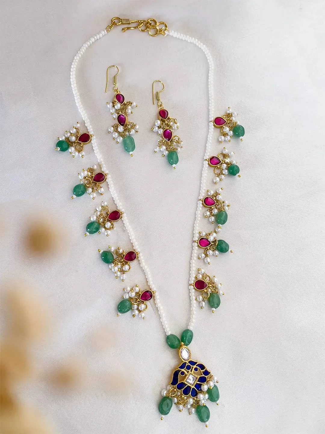 Jadau Kundan Stones Pendant Necklace