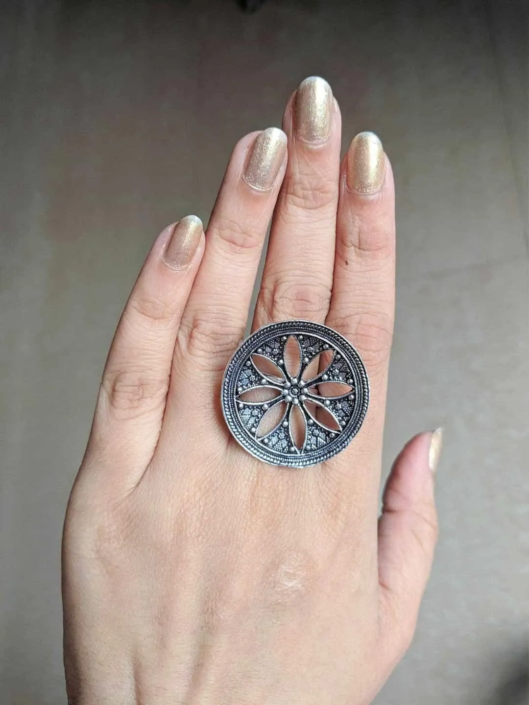 Sonakshi Sinha In Oxidised Heart Chakra Ring