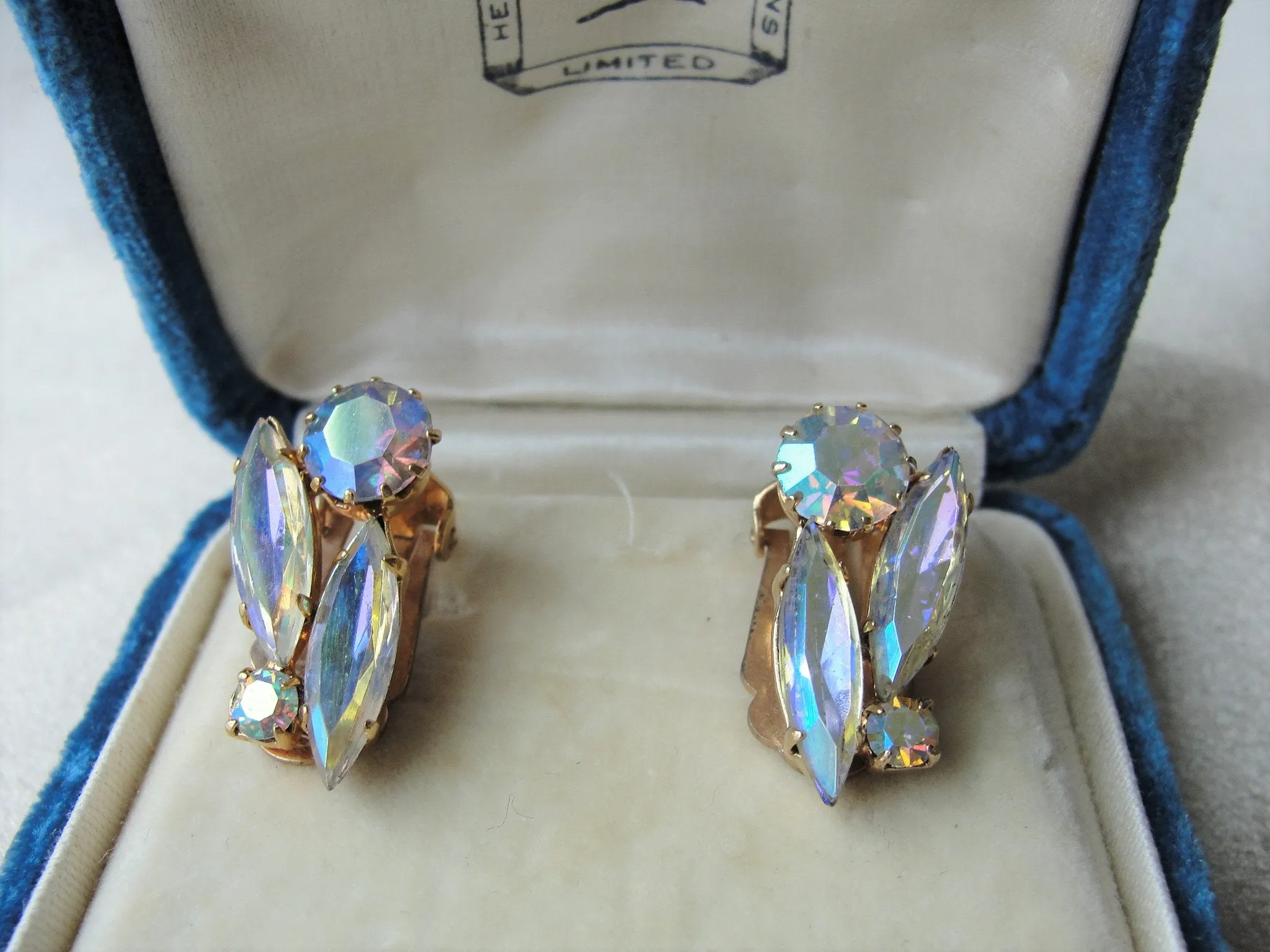 SPARKLING Vintage 50s Earrings,GLITTERING Blue Pink Aurora Borealis Stones,Lovely Rhinestone Clip Ons,Clip Earrings,Collectible Jewelry