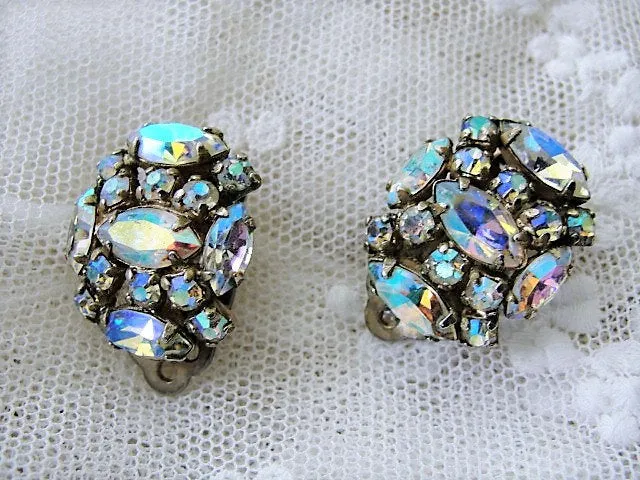 SPARKLING Vintage 50s SHERMAN Earrings,GLITTERING Aurora Borealis Earrings,Dazzling Rhinestone Clip Ons,Sherman Earrings,Collectible Jewelry